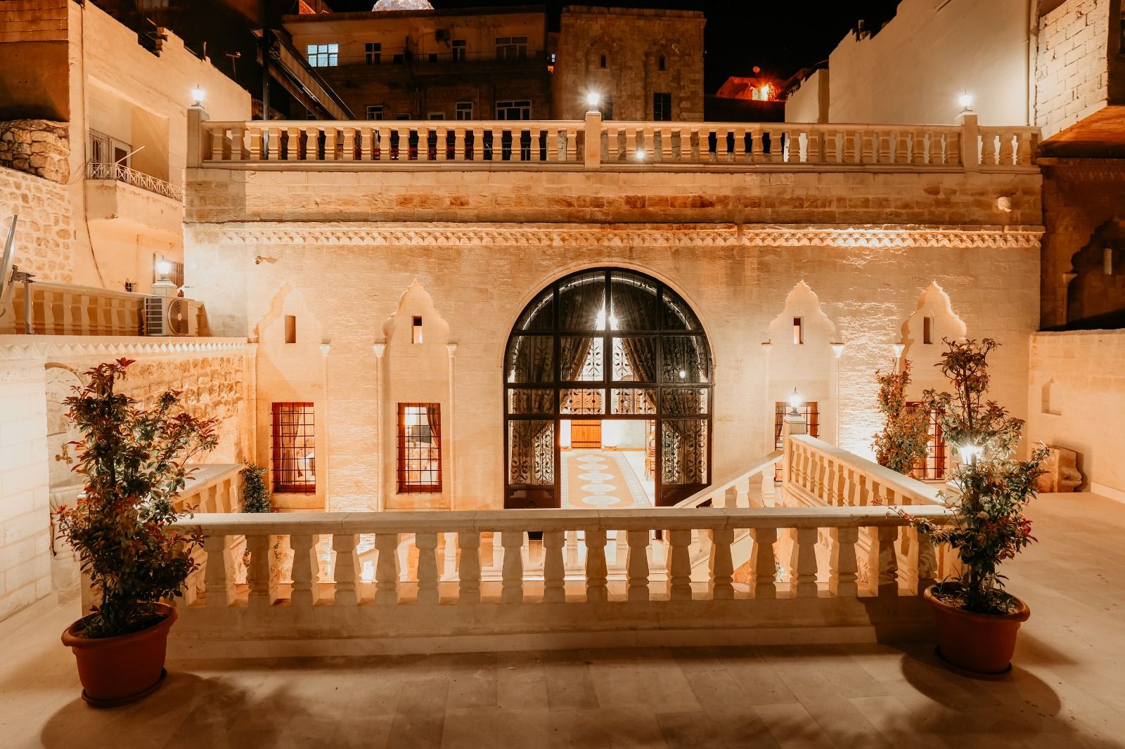 Kasr-ı Kikan Hotel tarihi taş konak avlusu